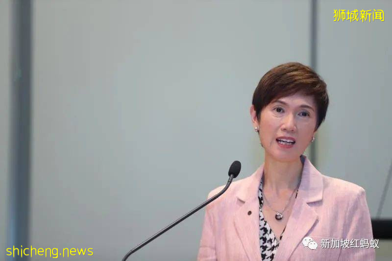 蠟燭兩頭燒,獅城中年轉業者和社會新鮮人工作難找!