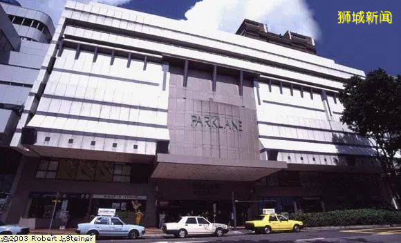 新加坡麦当劳又有确诊病例到访,30几个大妈大叔在牛车水跳广场舞