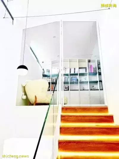 王冠逸入住新加坡新居,兩層樓半房子打造成白雪宮