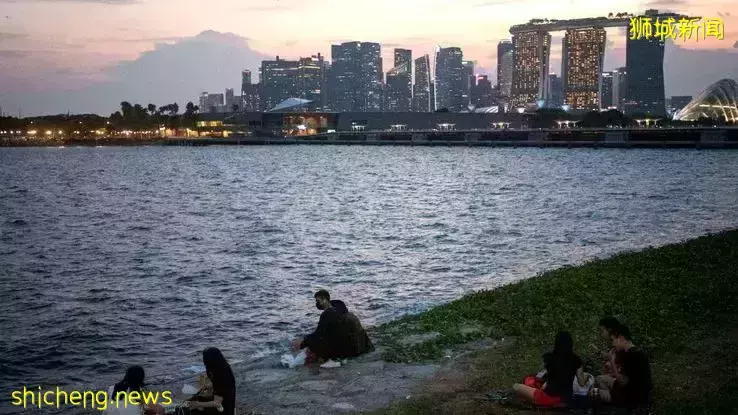 奧密克戎挑戰下,堅持“與病毒共存”的新加坡怎麽樣了