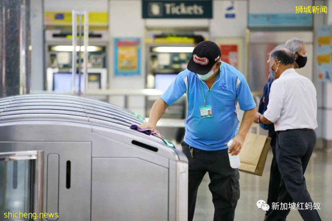 新加坡清洁工从2023年起连续六年加薪，增幅只够糊口不足以养家
