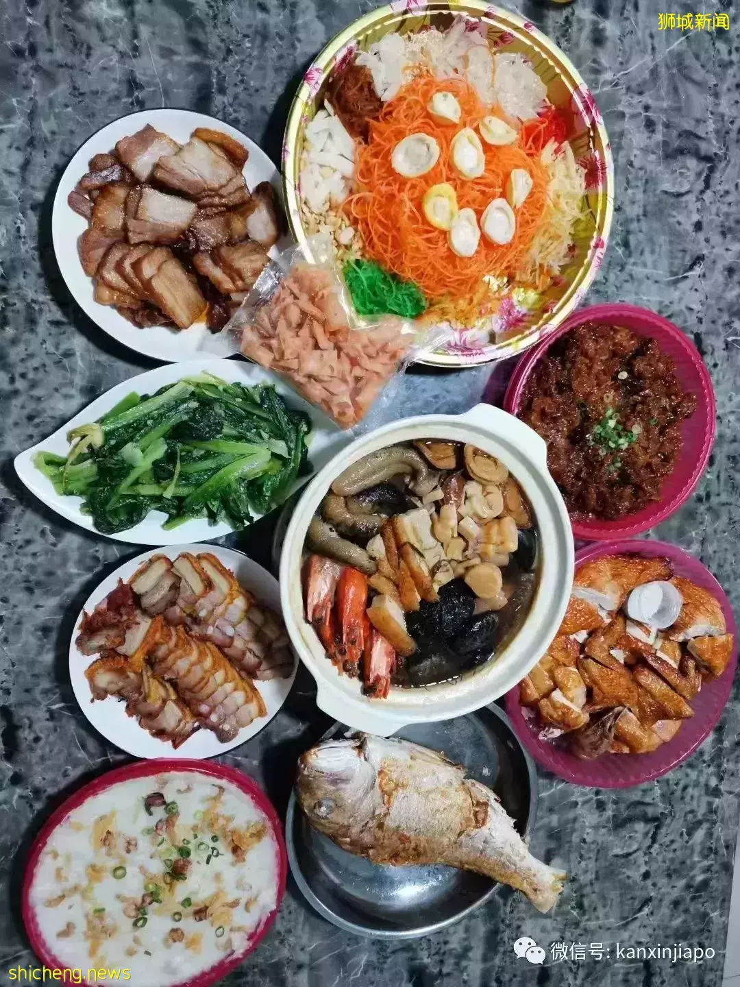 “两年多没回家了,我在新加坡挺好的,还给自己做了年夜饭,爸妈别惦记...”