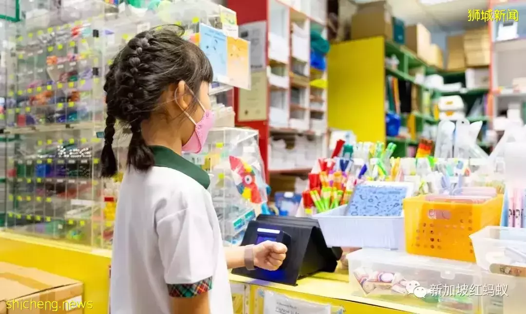 新加坡邁向“無現金校園” 網民:那學生以後還會算錢嗎