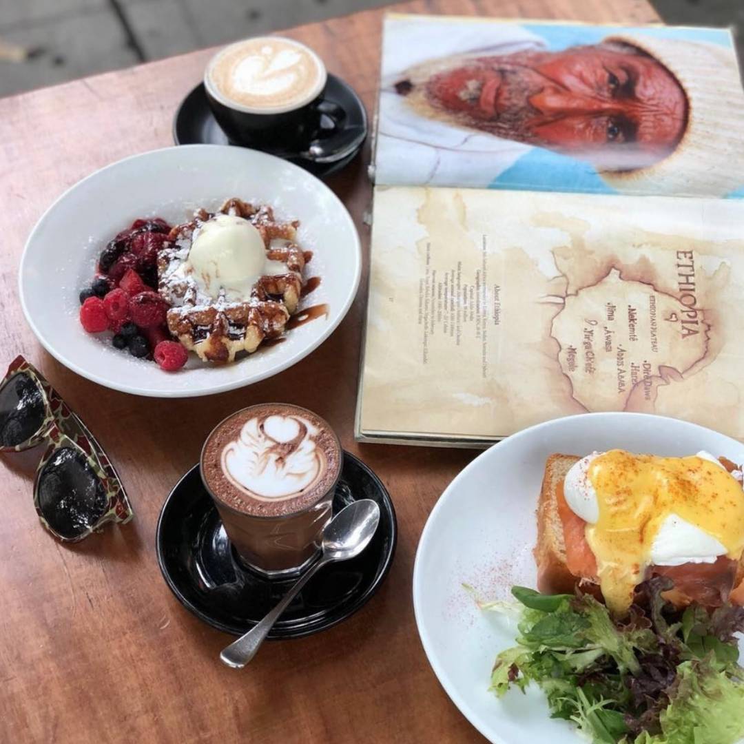 陰天的獅城，喚醒我的不是鬧鍾，而是"Egg Benedict"