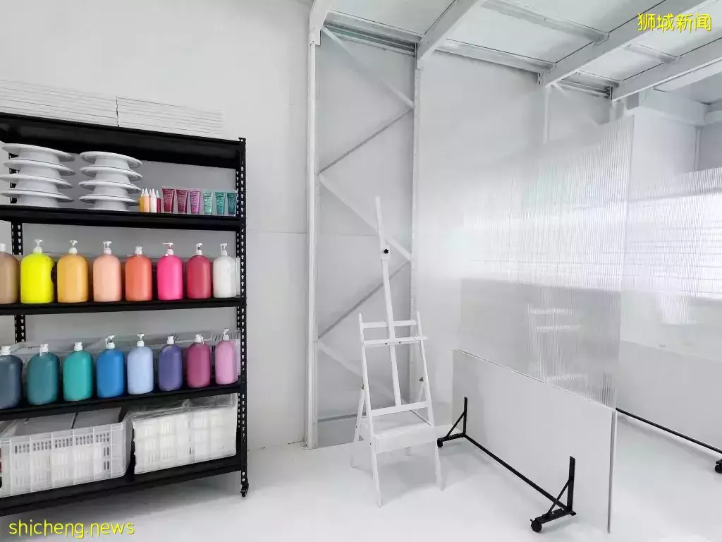 又有稀奇的Art Jamming方式!用气球作画,大力甩出颜料飞溅,解压又好玩🎈