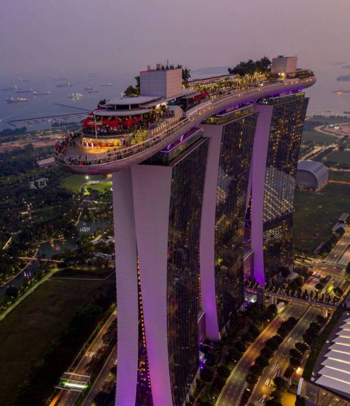 濱海灣金沙空中酒吧，晚餐新據點🍽 11月促銷，人均S$25，體驗味覺視覺雙重愉悅