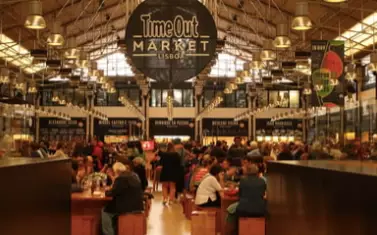 “天价咖啡店”是否会推高食阁售价?Relax,未来有40家平价食肆开业