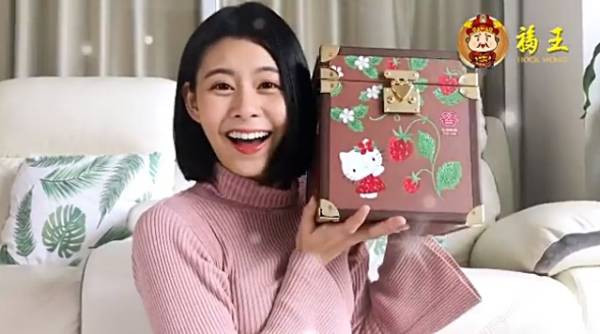 电视广告减预算  找新晋演员代言  家里自己拍？