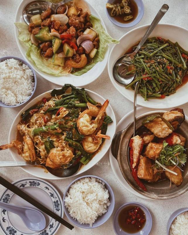 新加坡老字號煮炒👍 國成球記餐室，最接地氣的本土美食💯 镬氣十足、經典好味