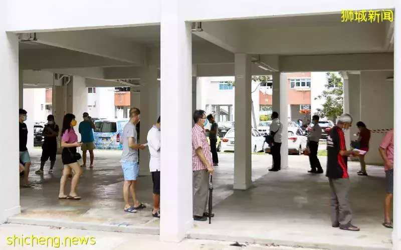 博彩迷选吉日下注 后港出现百米长人龙