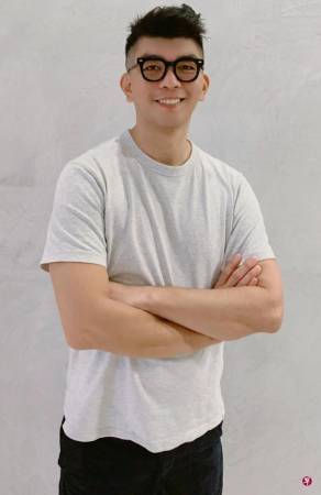 学习发音 提升演技 狮城艺人自我进修