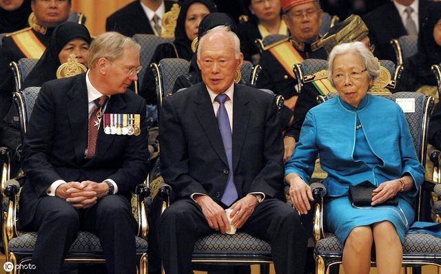 新加坡国父李光耀，去后子女为何争吵，本是同根生相煎何太急