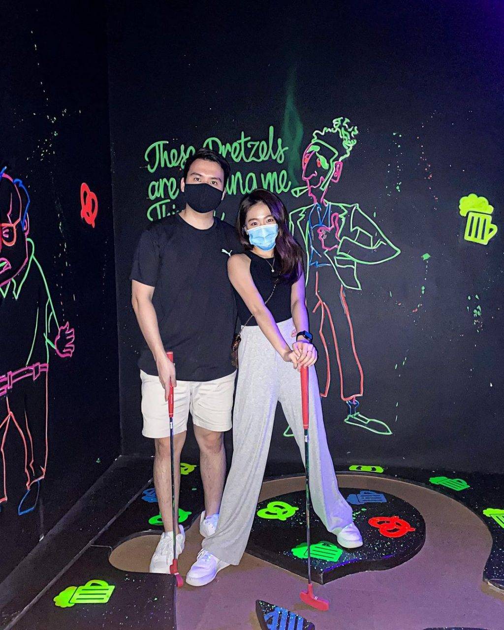 夜貓出遊🔛 10大夜間娛樂活動，開啓嗨皮夜生活！玩轉新加坡密室、保齡球、超夯貨櫃