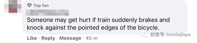 新加坡地铁奇葩一幕！车厢内高挂脚踏车，男子狂飙粗口警告乘客