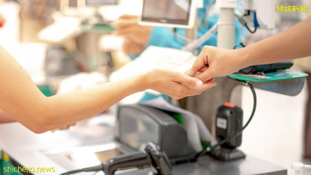 最新研究:處理現金結算的收銀員,應該獲得較高收入