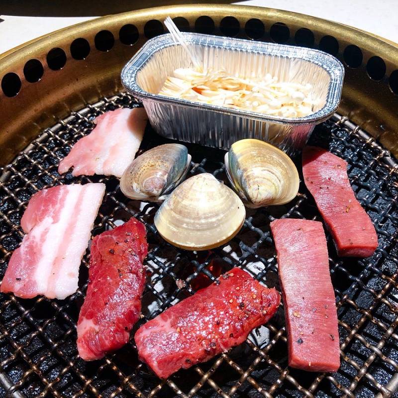 頂級A5和牛吃到飽！香港知名連鎖店Syohachi Yakiniku，開入新加坡！🆓 新店促銷4人用餐1人免費 + 午餐自助S$22.50++