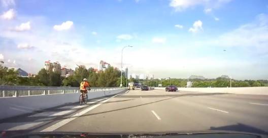 电动助力自行车和电动滑板车骑手注意，考完试才能上路