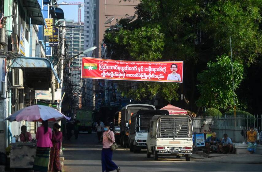 缅甸进入紧急状态!深夜扣押领袖,掐断电视信号!新加坡外交部提醒注意安全