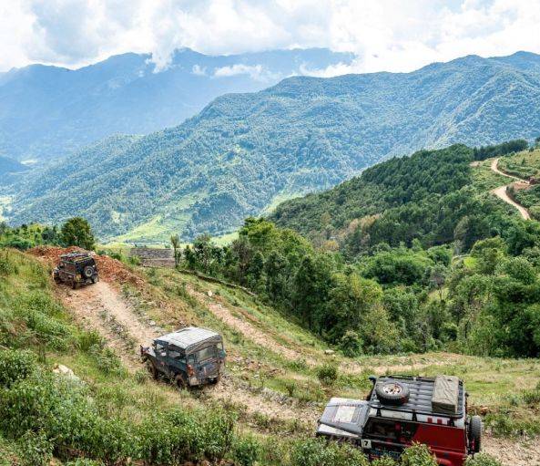 “穿越23个国家！我花了115天从新加坡开车到英国！”