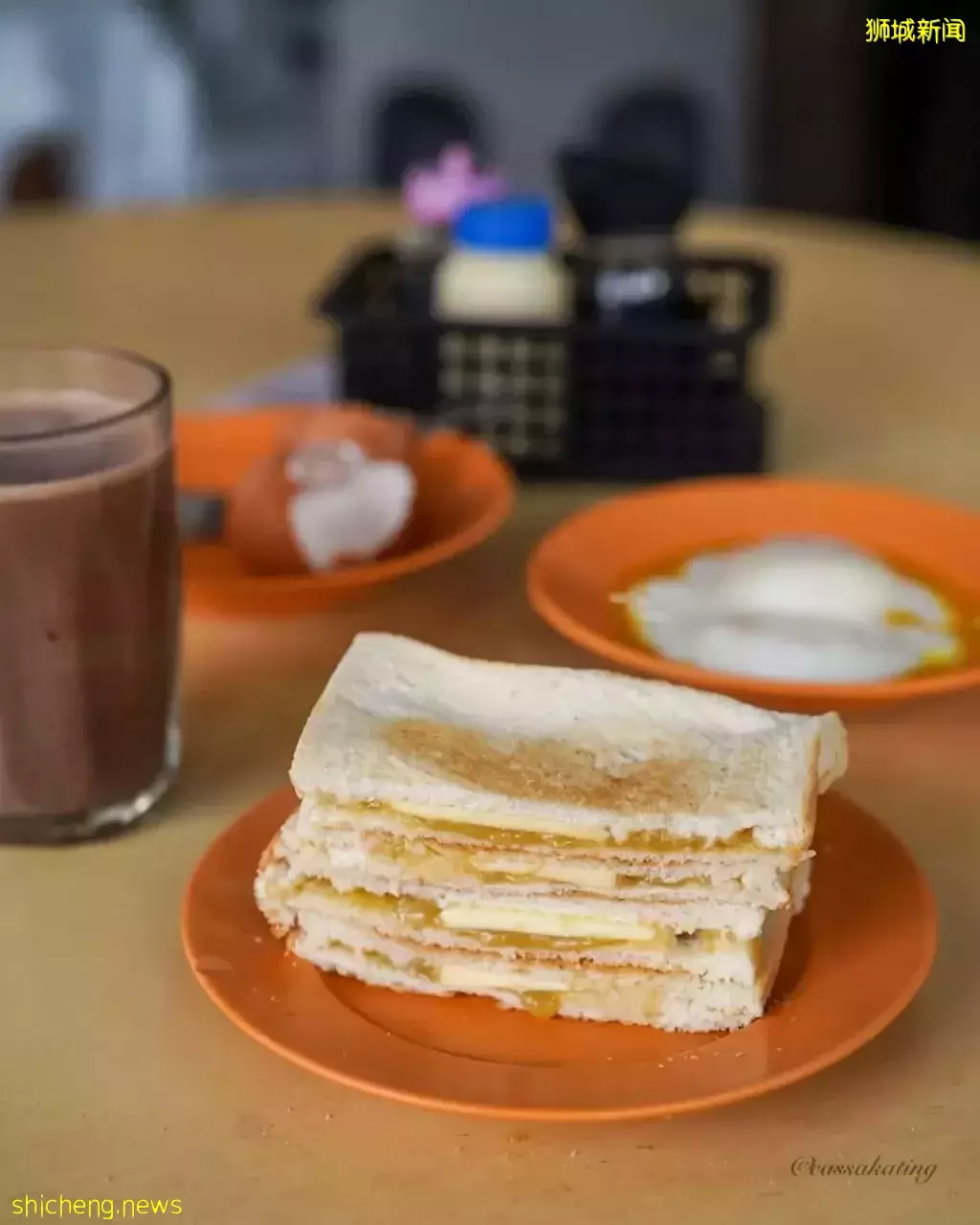 每天叫醒我的不是梦想 · 而是吃早餐! 盘点新加坡10家人气爆棚的咖椰吐司铺 · 香醇口感+爆浆牛油 · 确定不来一口吗