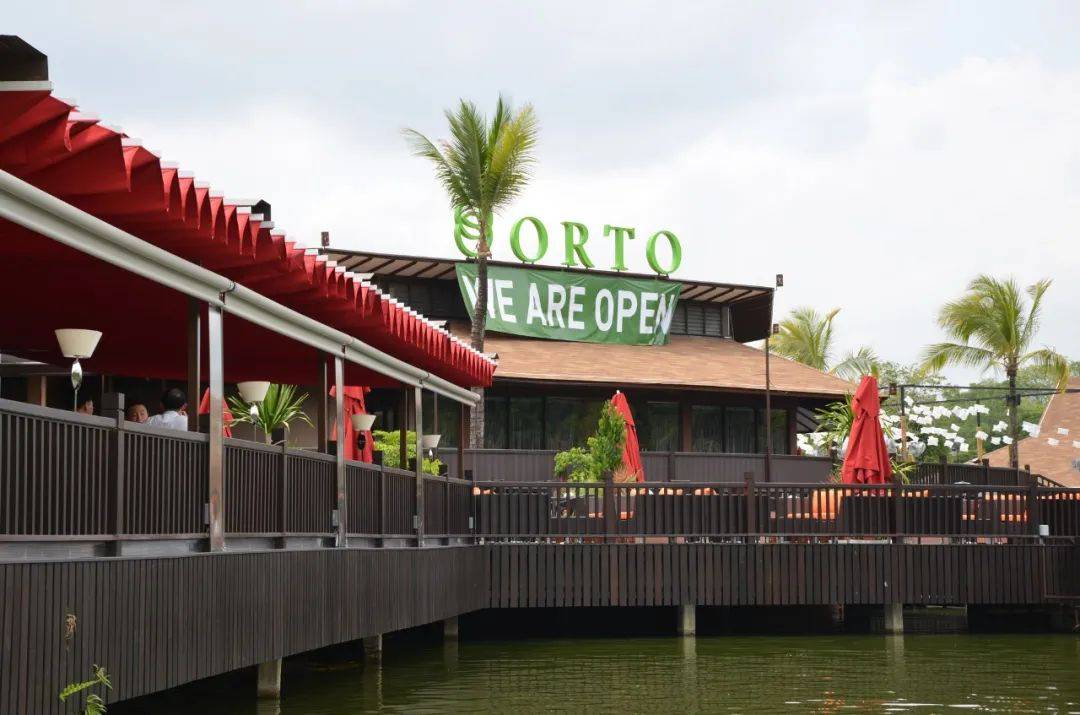 撈魚、釣蝦、蹦床、開挖機、燒烤...這家24小時新加坡農場，太好玩了吧