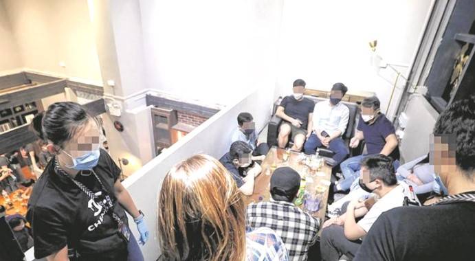 白天設計室!晚上KTV!工業區竟然藏了個雙層KTV