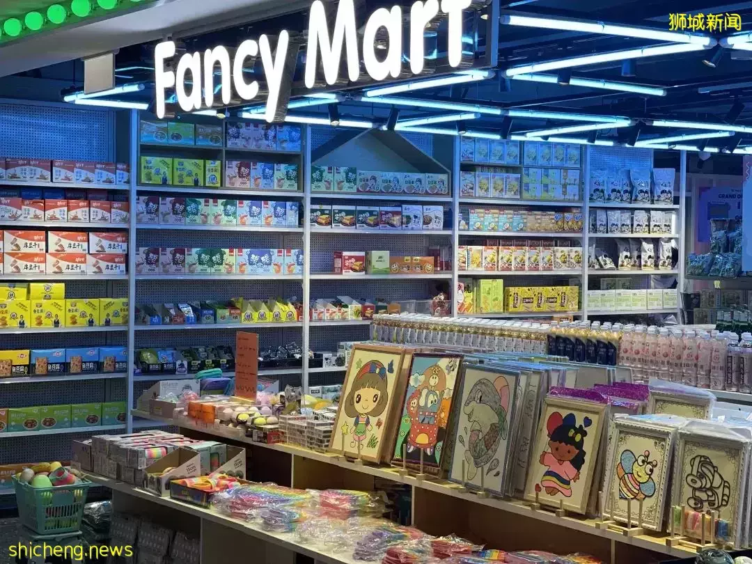 新加坡鸡肉鱼肉价格飙涨!他们排起长长长队,只为吃上这一口饭