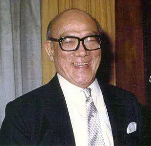 新加坡福布斯富豪榜唯一的女性！坐擁20層豪宅，旗袍當戰袍，人生最大的奢侈是不留遺憾