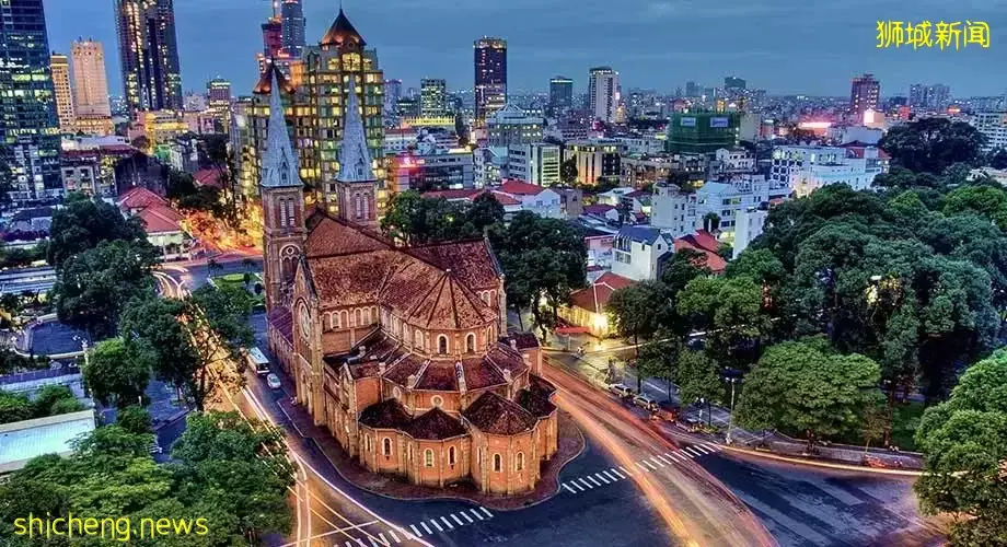 惊曝新加坡转机飞中国攻略,流程疯传!他们携行李在樟宜机场蹲票,等了30小时