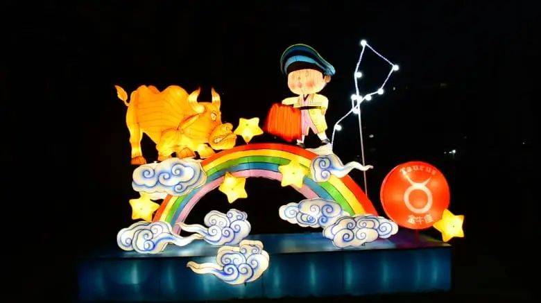 28組彩燈照亮裕廊湖花園！去新加坡世界名勝走走，期許疫情“明天會更好”