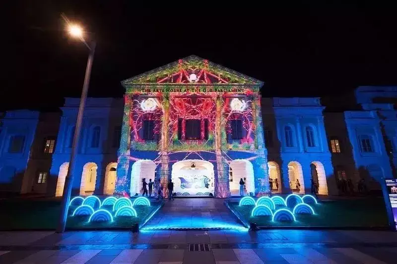 好夢幻!新加坡每年僅一次的璀璨燈光秀亮燈