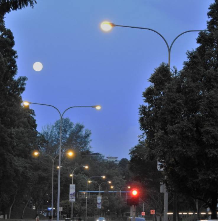 超美！快来看新加坡的粉色超级月亮