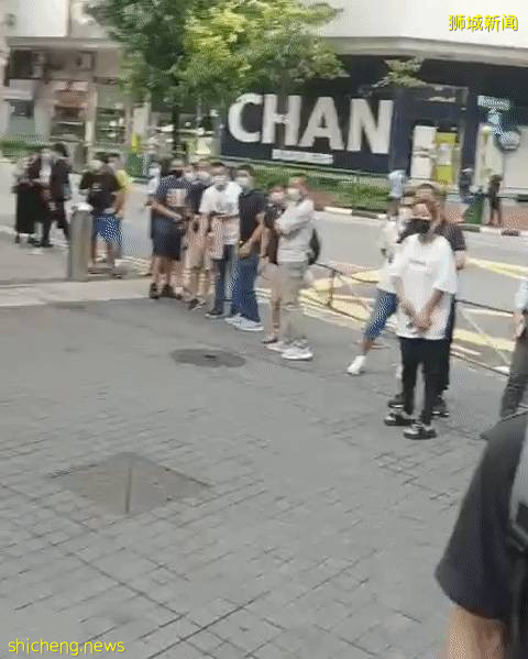 科興在新加坡瘋狂受歡迎,診所外排隊十幾米!供不應求!實拍堂食第一天,人突然多了