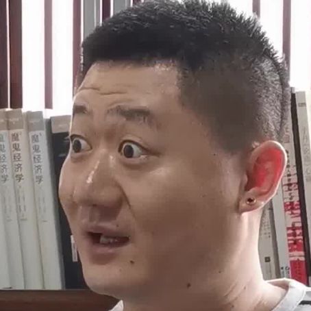 昨晚！中国网友都在议论新加坡，因为女女接吻