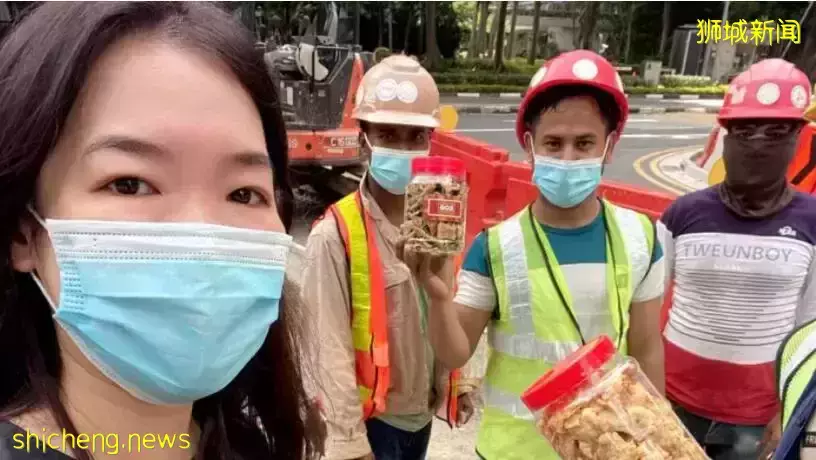 新加坡小姐姐新年送外籍客工年饼走红,虎迎吉福、新春纳财、有爱才会火