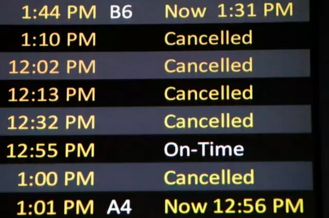 这趟新加坡至中国航班停飞!美国再取消2400航班,华人回国无望