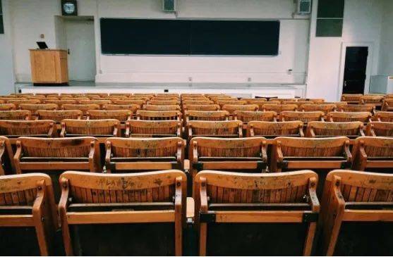 AEIS考试全攻略：单词、语法、完型、数学、作文这五项题型应该如何准备