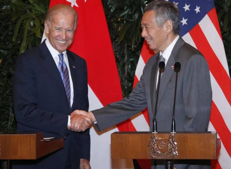 李顯龍發文祝賀拜登！拜登曾在新加坡街頭閑逛，買了一杯甘蔗汁