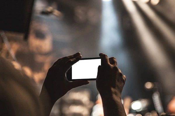 新加坡NTU学生偷拍了335个女孩的裙底!曝光坡版N号房