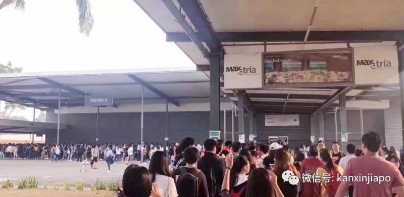 会展中心都被挤爆了，新加坡教育有多受欢迎