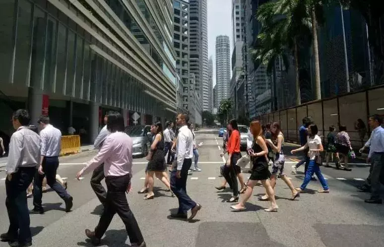 新加坡人受不了了!996模式、午睡文化、全華語環境……中企文化真的太坑爹了