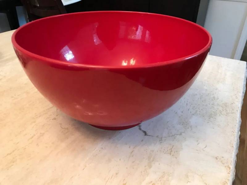 新加坡小販中心再現殘忍案件!年輕男子渾身是血,倒在地上