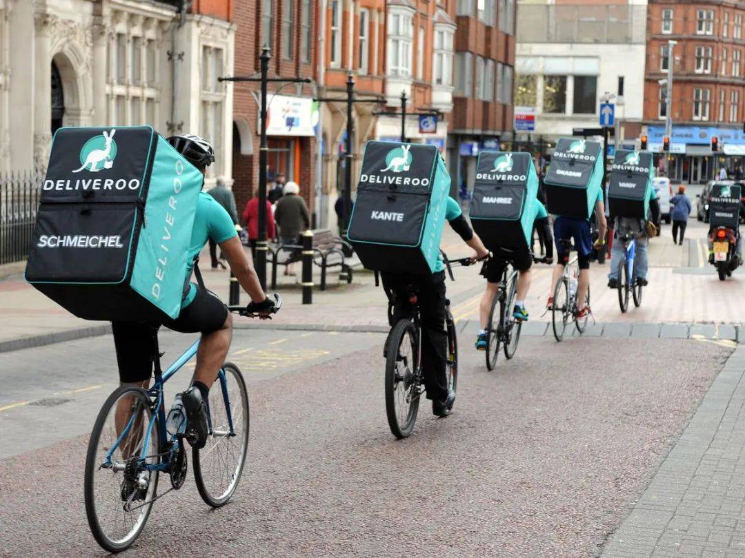 Deliveroo:上市成功将为送餐员发花红,每人最高可获1万8500新元