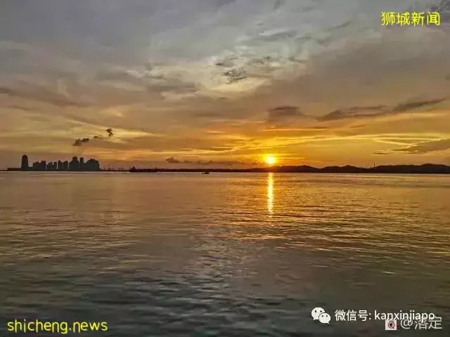 在新加坡看落霞云归，远眺柔佛海峡灯塔复明