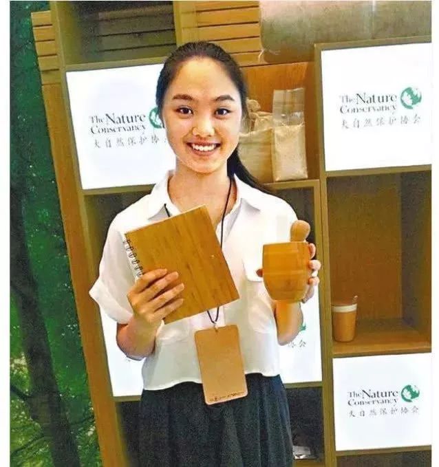 新加坡籍巨星李连杰女儿近照曝光，19岁入读哈佛参加世界顶级名媛舞会