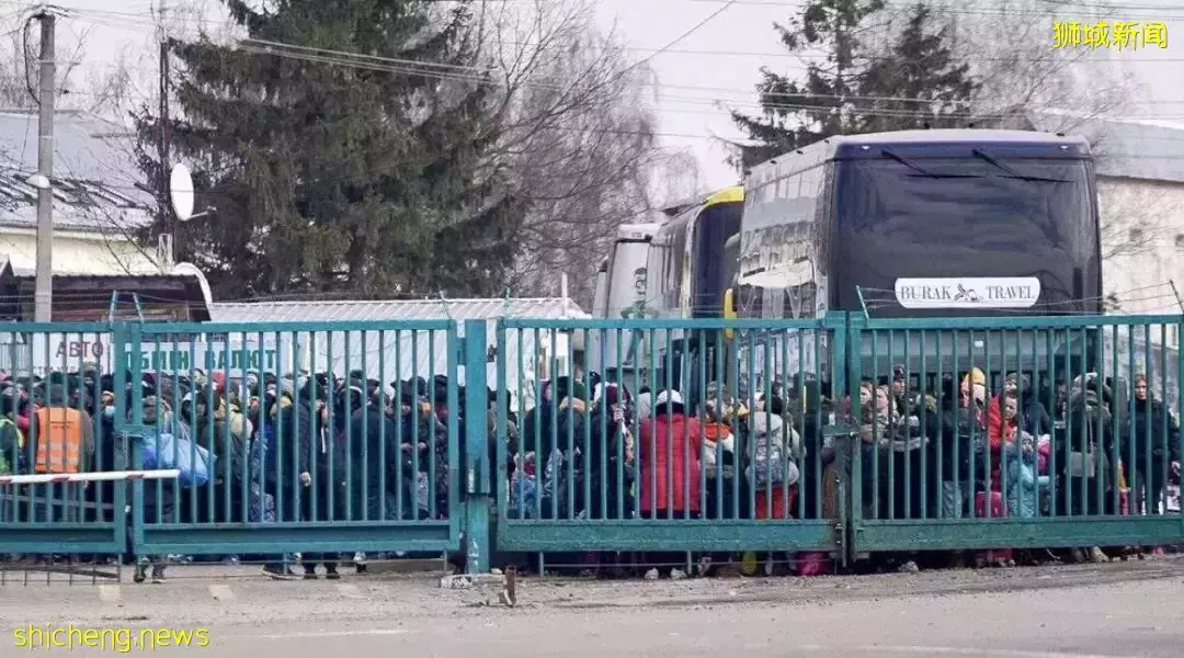 眼前爆炸!新加坡男子逃出乌克兰:“我做好自卫杀人准备”