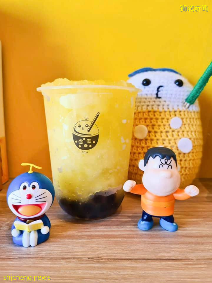 小叮當主題奶茶店“球球 Tea”🧋藍胖子回憶殺駕到⚡30種飲料任選、價格$2起、免費添加珍珠😘