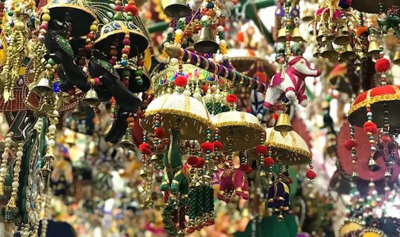 爲什麽新加坡這個日子會有大量群衆去“紋身”