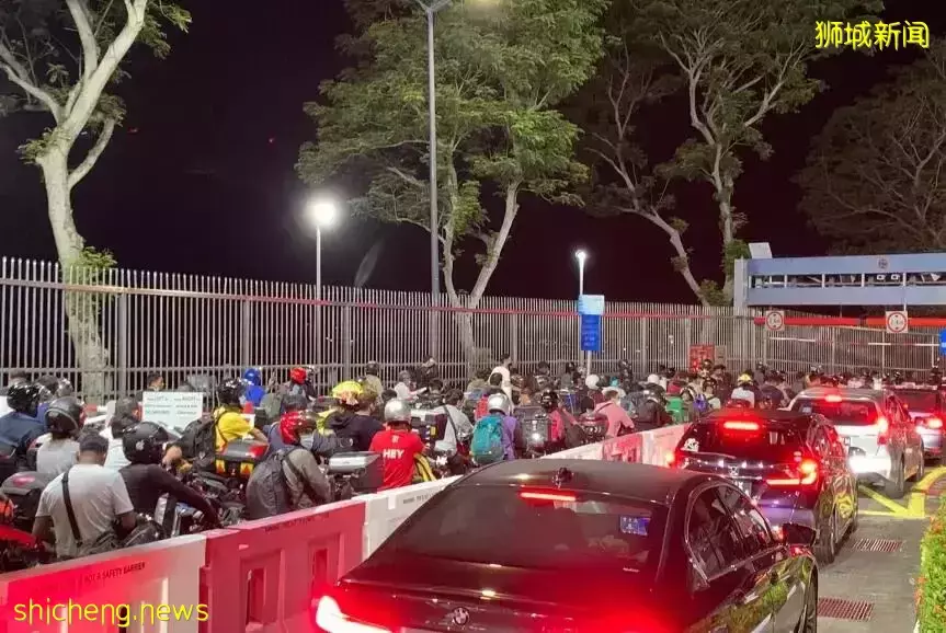 新加坡&马来西亚大堤挤爆了，人人人仌众、车车车䡛轰