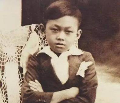 华裔领袖李光耀：从孤岛到亚洲四小龙，他是怎样带领新加坡逆袭的